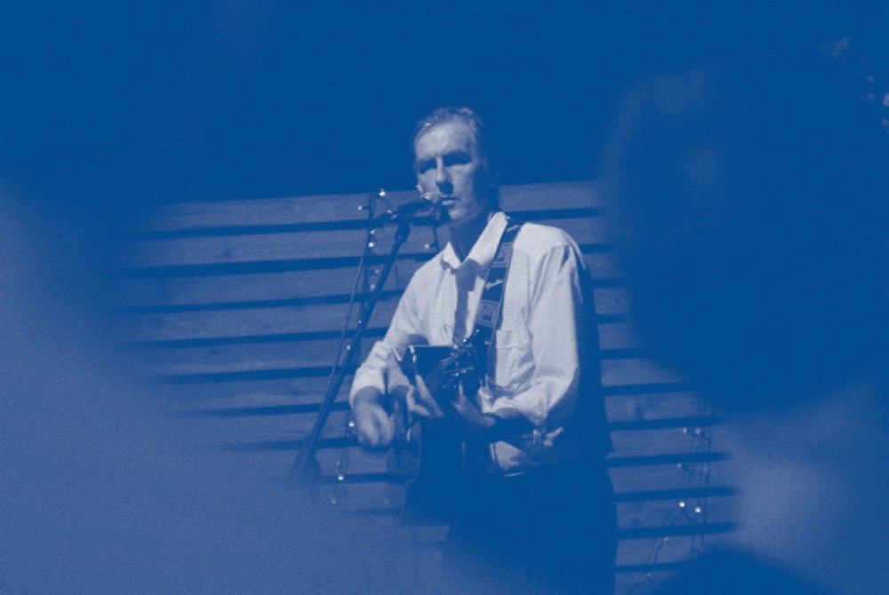 Very special performance by Robert Forster